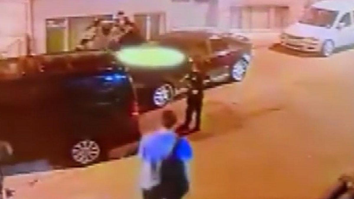 Fatih'te otoparktan çıktığı sırada önü kesilerek darbedilen ve telefon ile