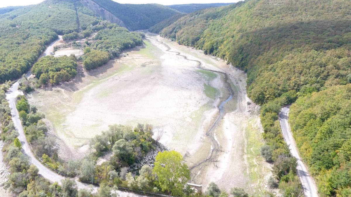 Kentin  suyunu karşılayan 10 barajdaki doluluk oranı yüzde 29,87'ye