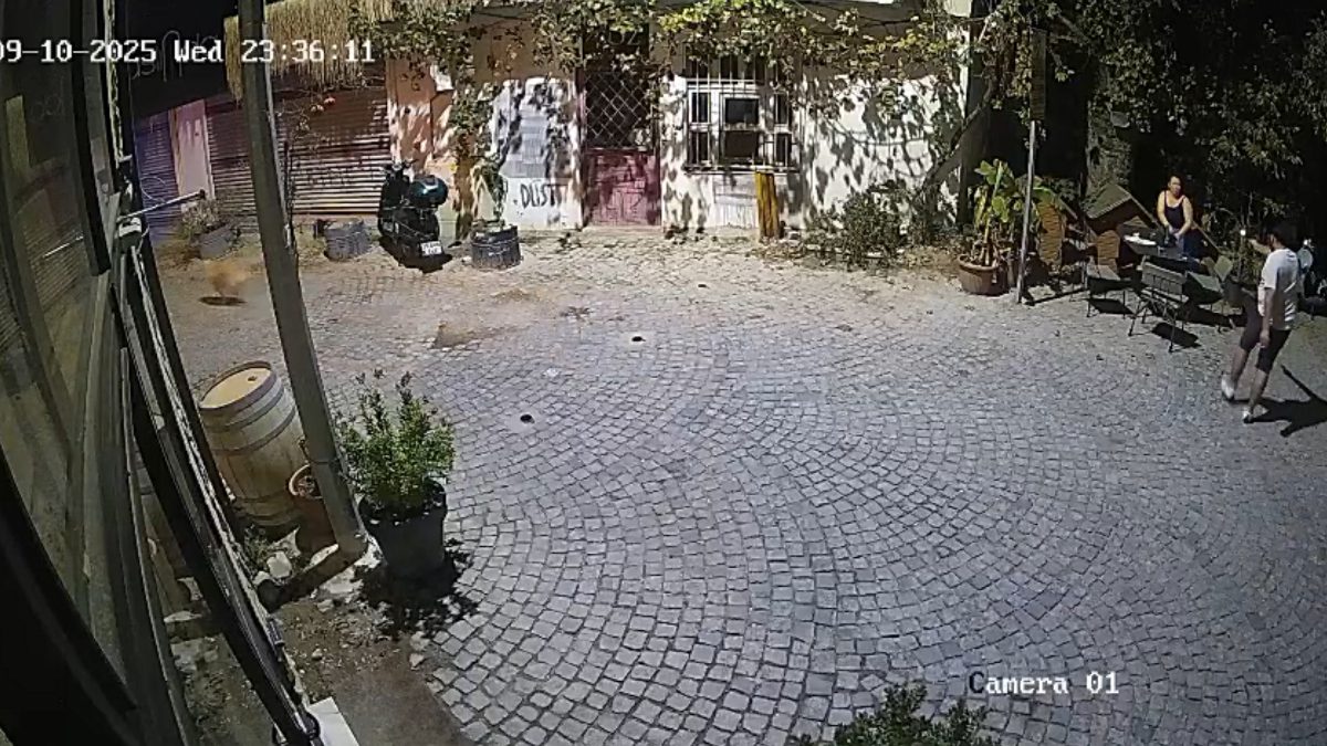 Urla ilçesinde bir eğlence mekanında eski sevgilisi tarafından silahla vurulan