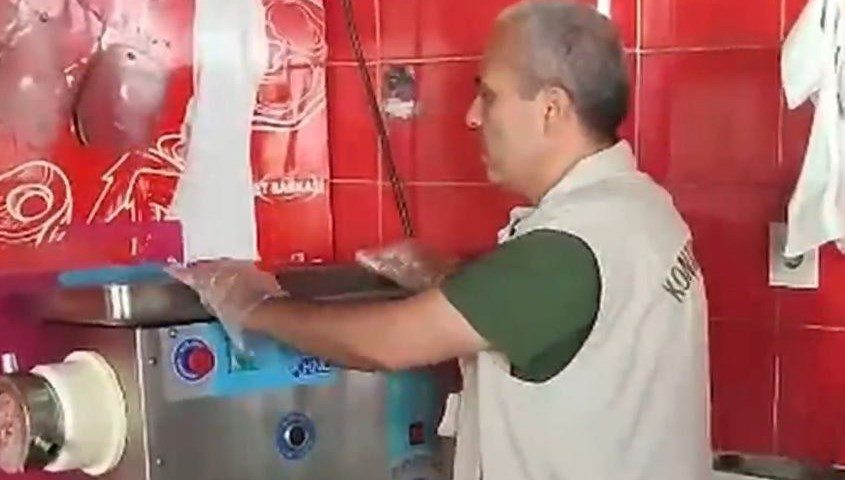Gaziantep'te bir kasapta kıyma makinelerine gizlenmiş düzenek tespit etti. Düzenekle
