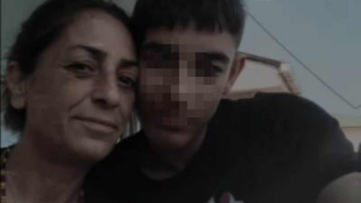 Gebze ilçesinde annesi Dursune Bilgili ile üvey kardeşi Havva Nur