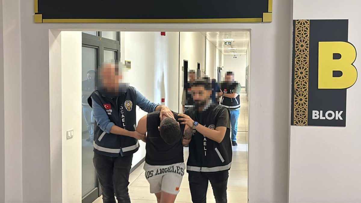 Gebze'de kız meselesi iddiasıyla çıkan kavgada 19 yaşındaki genci öldüren