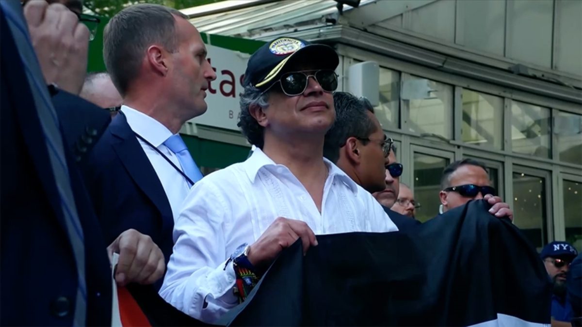 Kolombiya Cumhurbaşkanı Gustavo Petro, New York'un Times Meydanı'nda düzenlenen Filistin'e