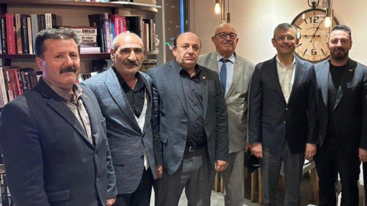 Özgür Özel'in, Ankara'da kurultay sürecinde kendisi için oy vermesi karşılığında