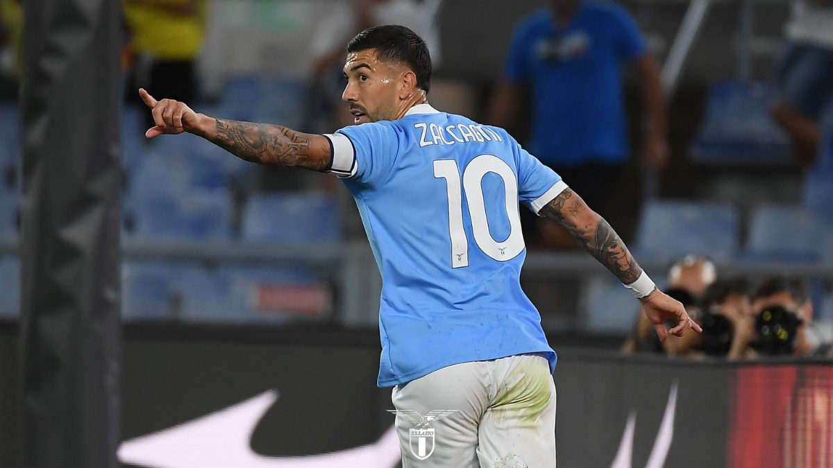 Serie A'nın 2.haftasında Lazio, evinde ağırladığı Verona'yı 4-0 mağlup etti.