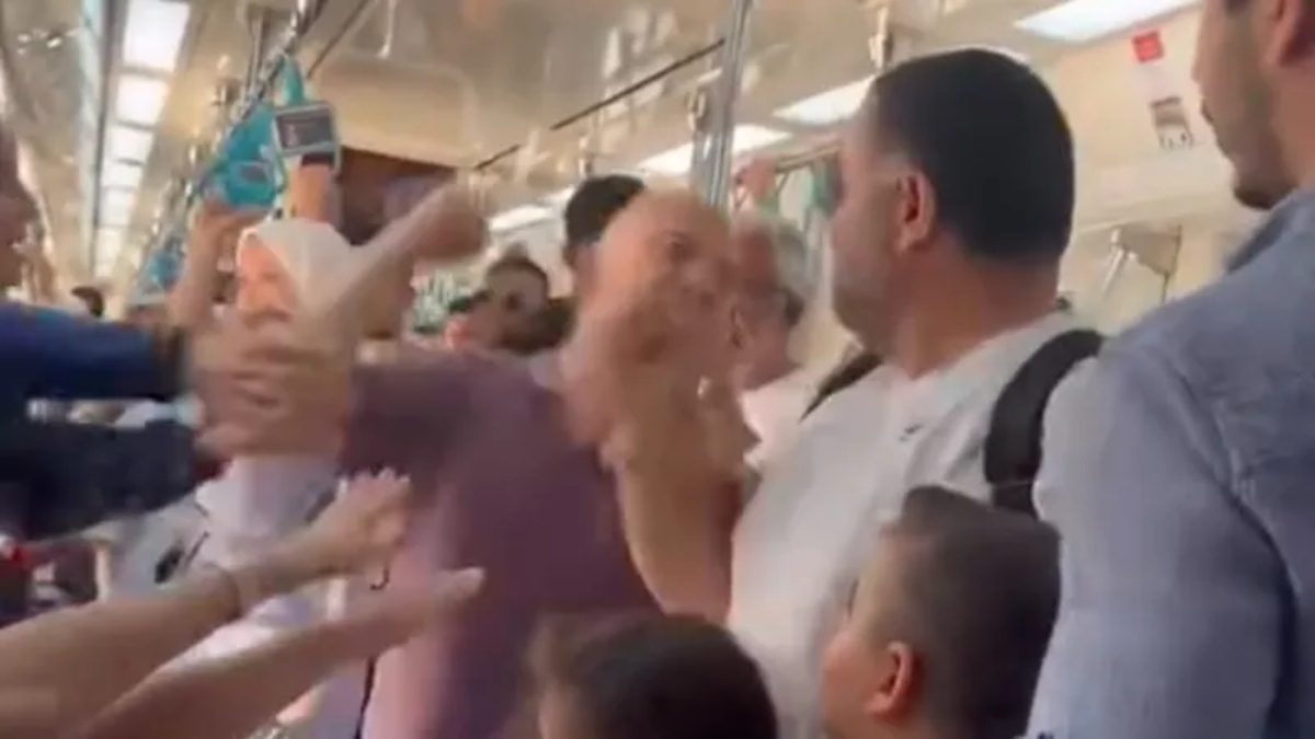 Marmaray’da iki çocuğunun yanında babasını darbeden Ekrem Dur'un yargılandığı davada
