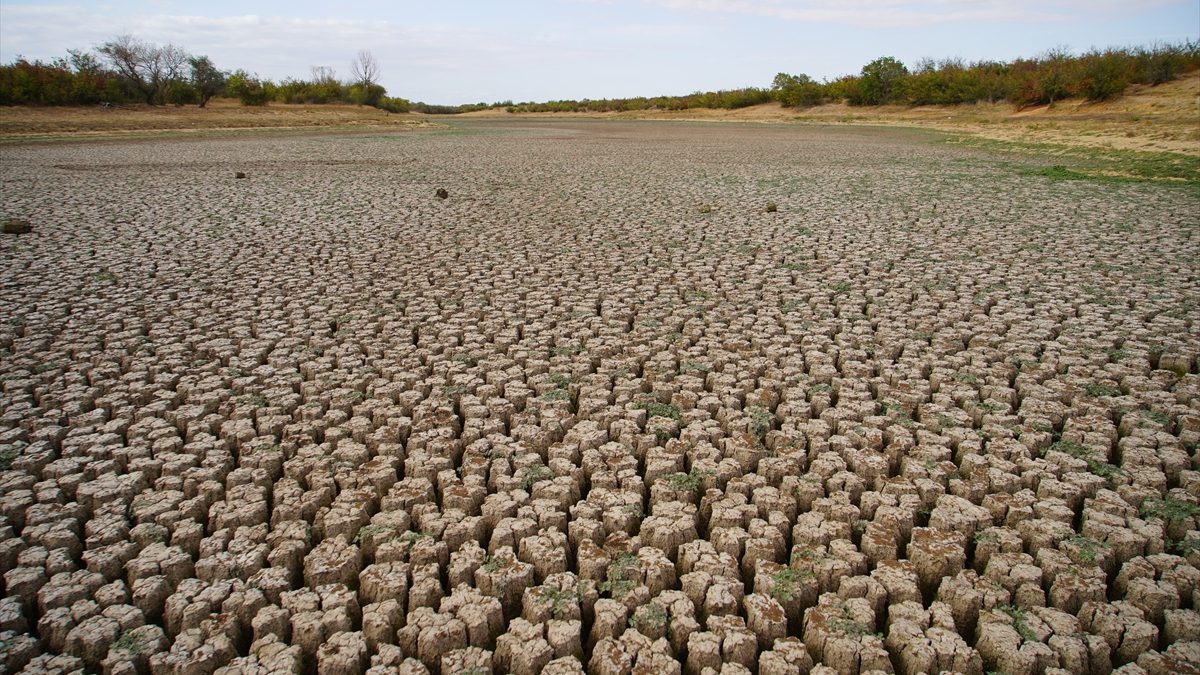 Meteoroloji Genel Müdürlüğü'nün yayımladığı kuraklık haritalarına göre Marmara’dan Güneydoğu’ya kadar