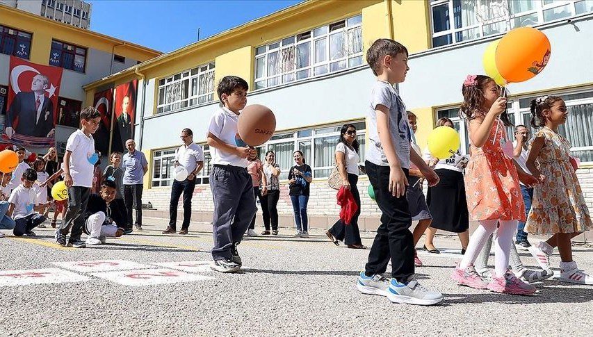 Yaz tatili sona erdi. Yarın yaklaşık 18 milyon öğrenci dersbaşı