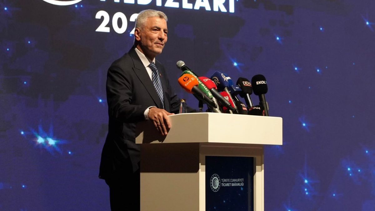 İhracatın Yıldızları 2024 ödül töreninde konuşan Ticaret Bakanı Ömer Bolat,