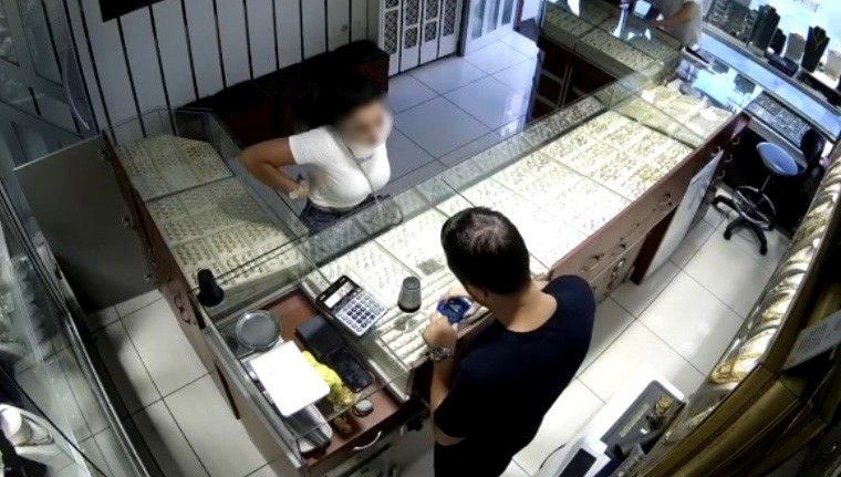 Erzincan'da arkadaşının mobil bankacılık şubesine girip, hesaptaki 780 bin lirayı