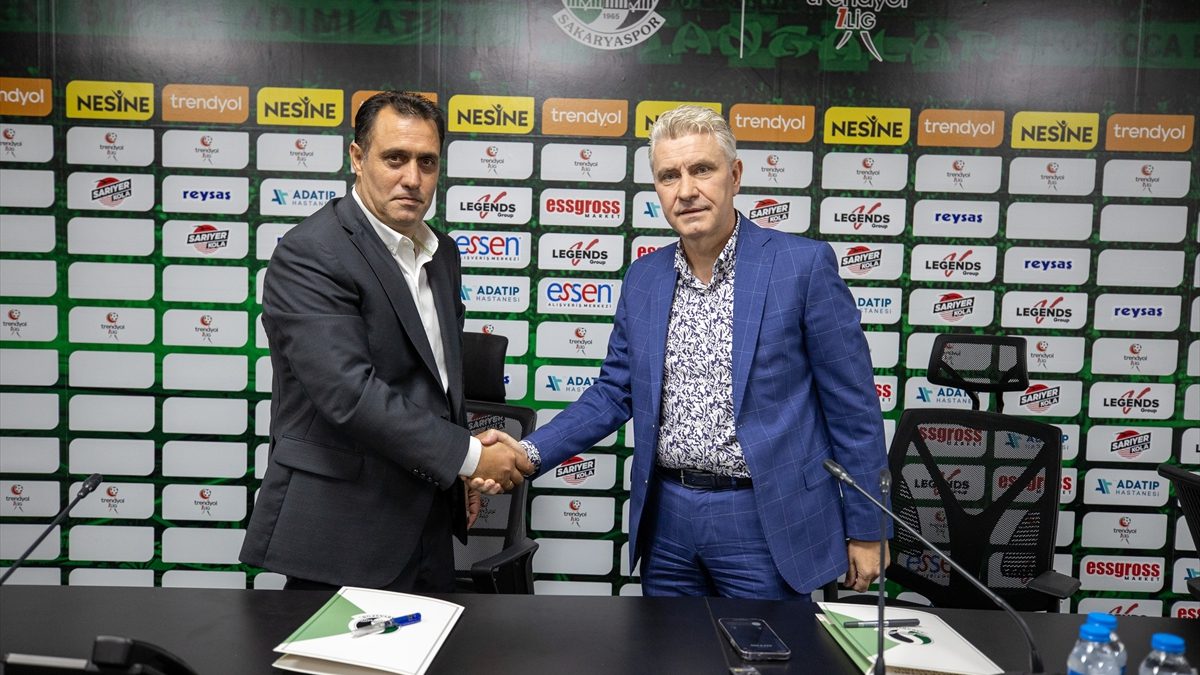 Sakaryaspor'un yeni teknik direktörü Serhat Sütlü, "Biz buraya faydalı olamayacaksak