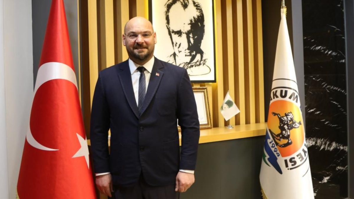 Atakum Belediye Başkanı Serhat Türkel, AK Parti’ye geçeceği iddialarını yalanlayarak,