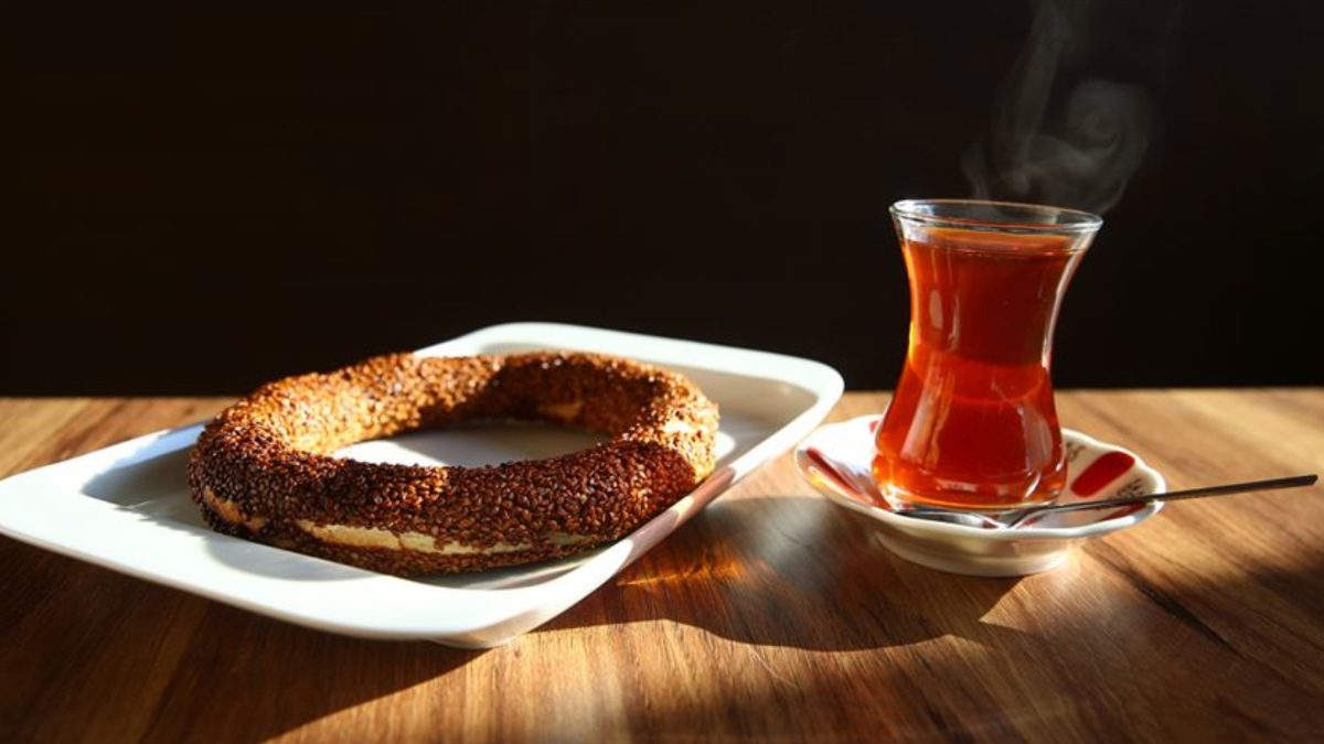 2026 yılının ocak ayına kadar simit fiyatlarına yapılacak artış ertelendi.