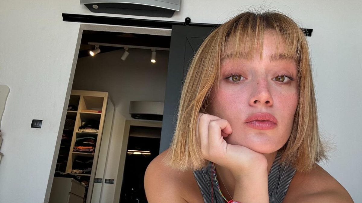 Başarılı oyuncu Gizem Karaca, sosyal medya hesabından yeni bir paylaşım