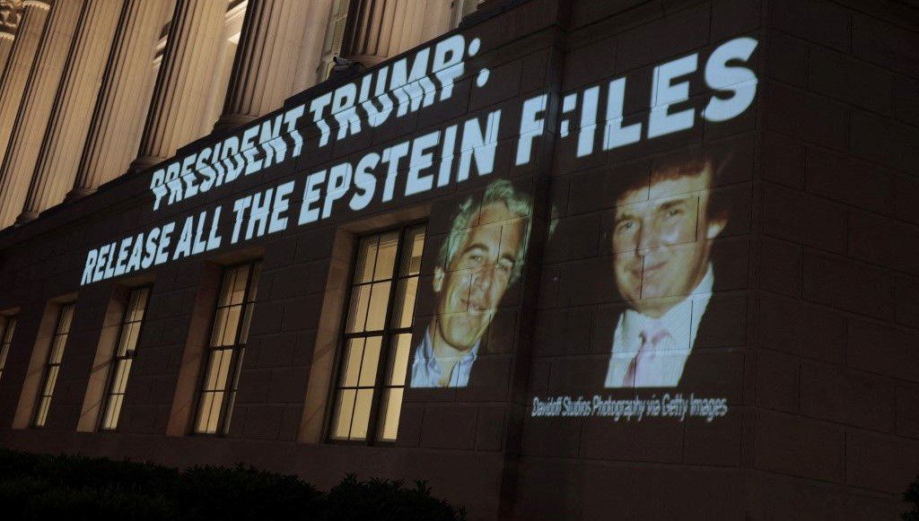 ABD Temsilciler Meclisindeki Demokratlar, Başkan Trump'ın, Jeffrey Epstein'e gönderdiği öne