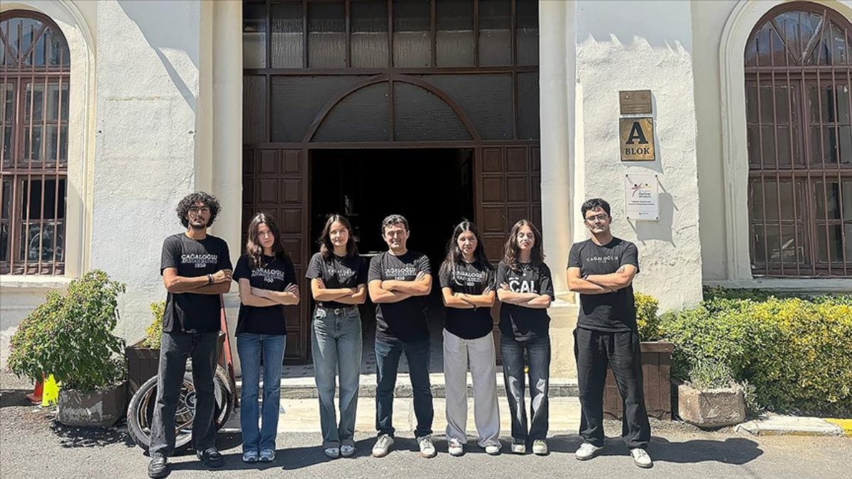 Cağaloğlu Anadolu Lisesi öğrencileri, Avrupa Nükleer Araştırma Merkezi (CERN) tarafından