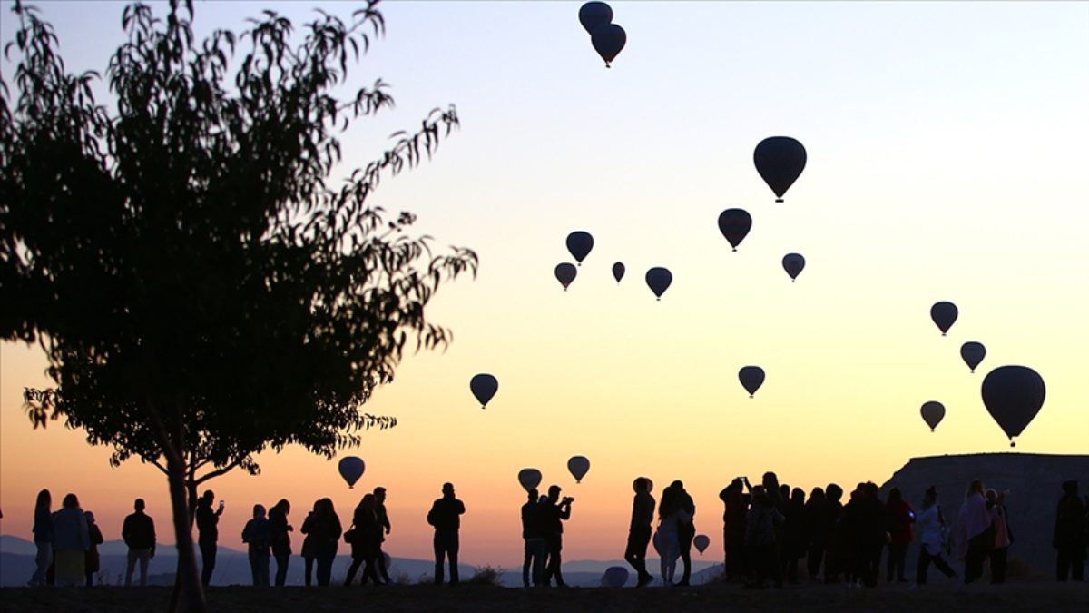 Türkiye geçen yıl 117,2 milyar dolarlık hizmet ihracatı yaparak toplam