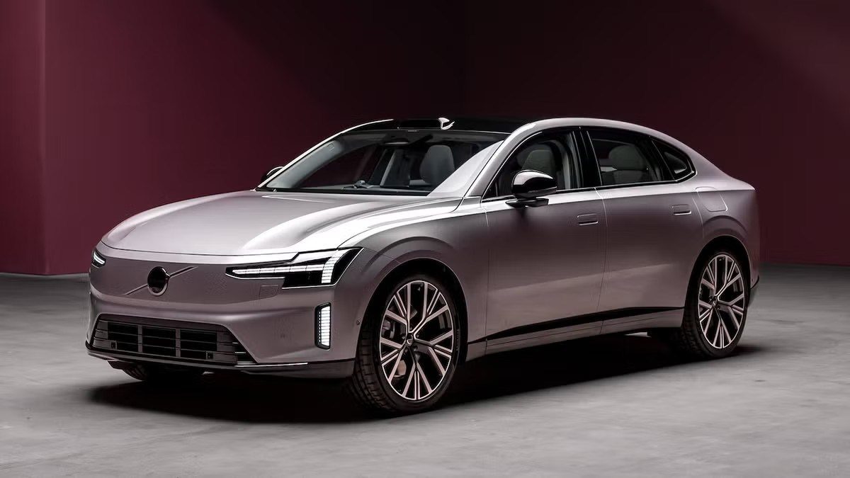 Volvo'nun 700 kilometreye varan menzil sunan ve 350 kW hızlı