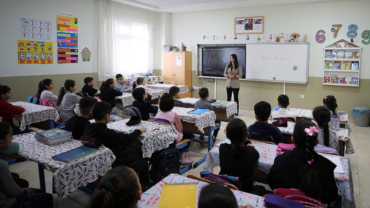 Milli Eğitim Bakanı Yusuf Tekin'in yeni eğitim-öğretim yılı mesajı, çocuklara