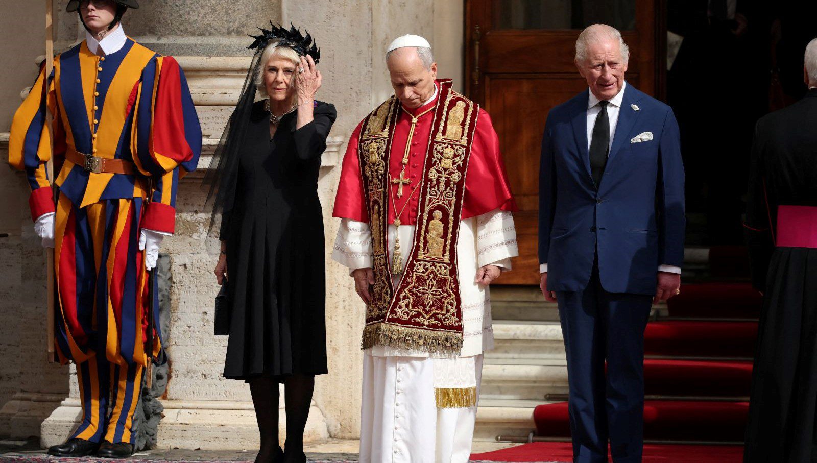 Yaklaşık 500 yıl sonra bir İngiliz kralı ile bir papanın