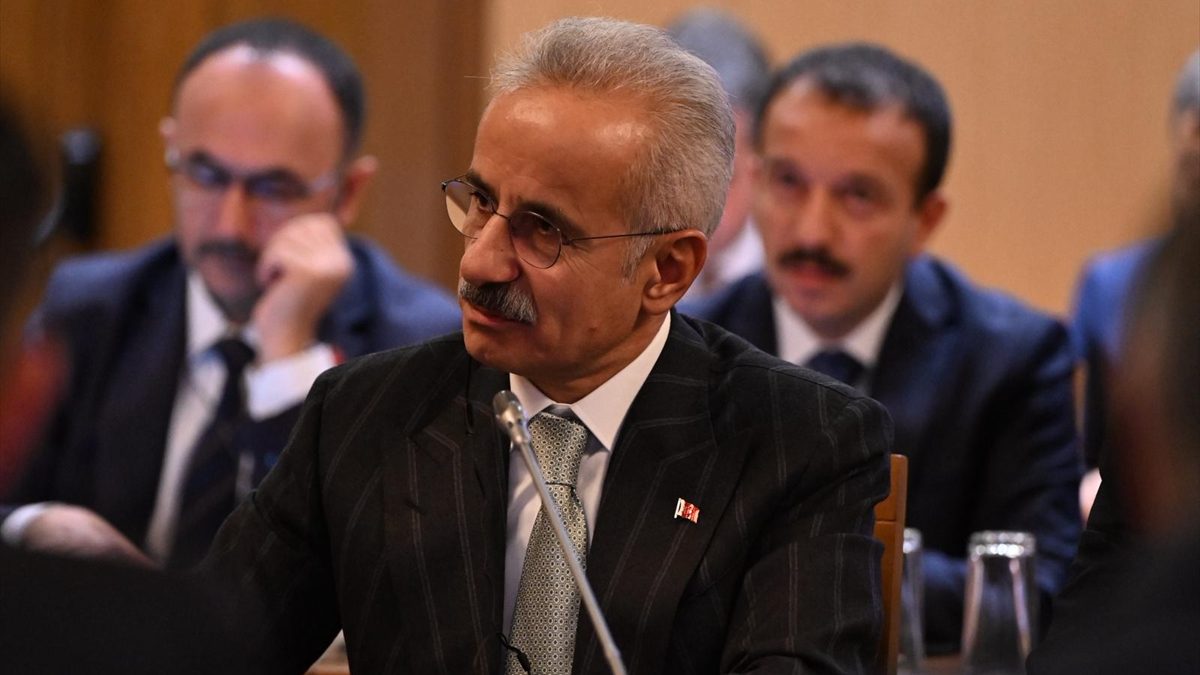 Abdulkadir Uraloğlu, GDAÜ Ülkeleri Ulaştırma Bakanları Konferansı'nda yapmış olduğu konuşmada,