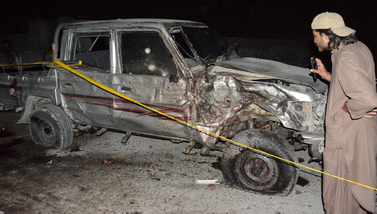 Afganistan ve Pakistan'ın, iki ülke sınırı olarak kabul edilen Durand Hattı yakınlarında yeniden çatıştığı bildirildi.