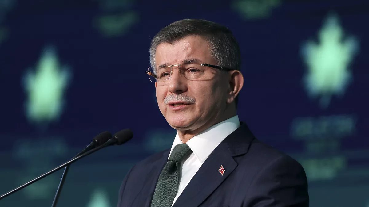 Cumhurbaşkanı Erdoğan ile TBMM'de bir araya gelen Ahmet Davutoğlu o