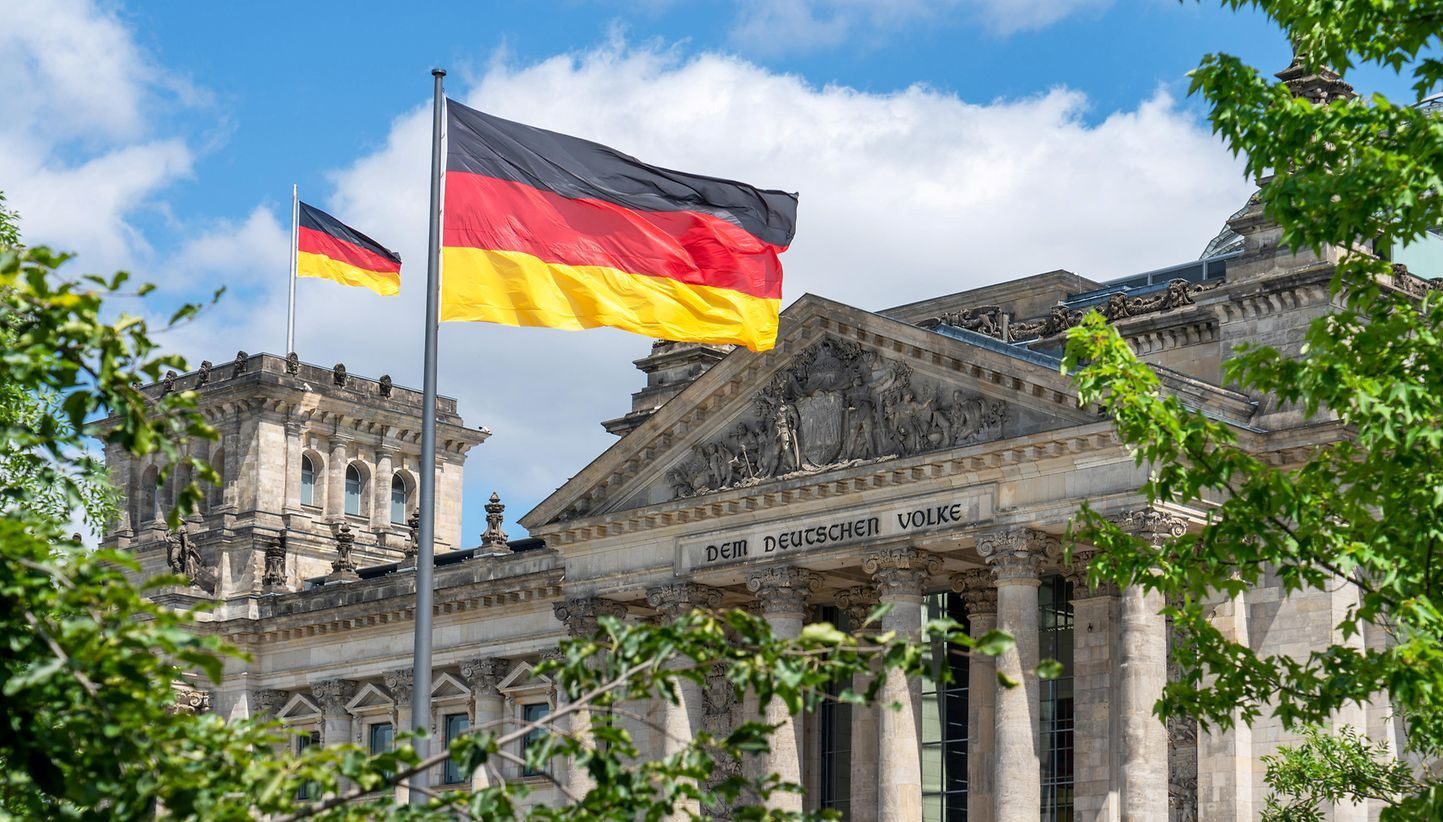 Almanya Parlamentosu, önceki hükümet tarafından yürürlüğe konulan hızlı vatandaşlık yasasını iptal