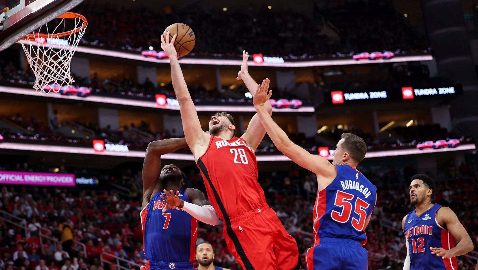 Alperen Şengün'ün 17 sayı attığı maçta Rockets, Pistons'a 115-111 yenildi.