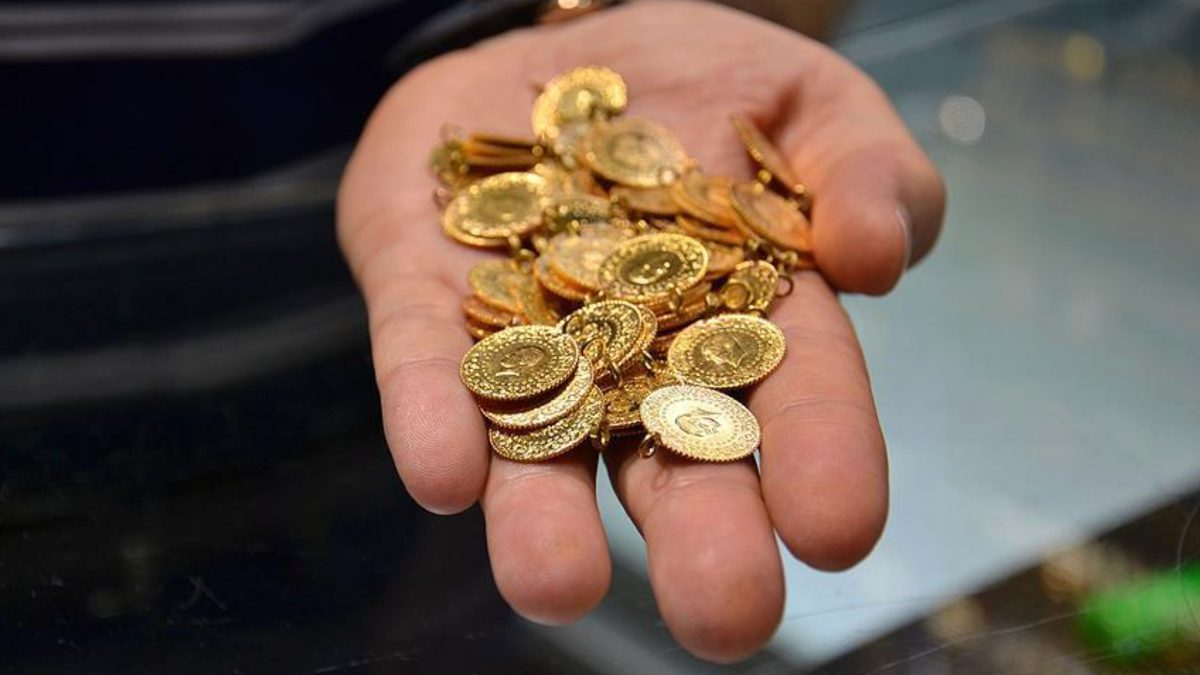 Hafta içinde altın fiyatlarındaki iniş çıkışlar yatırımcıları şaşırttı. Gram altın