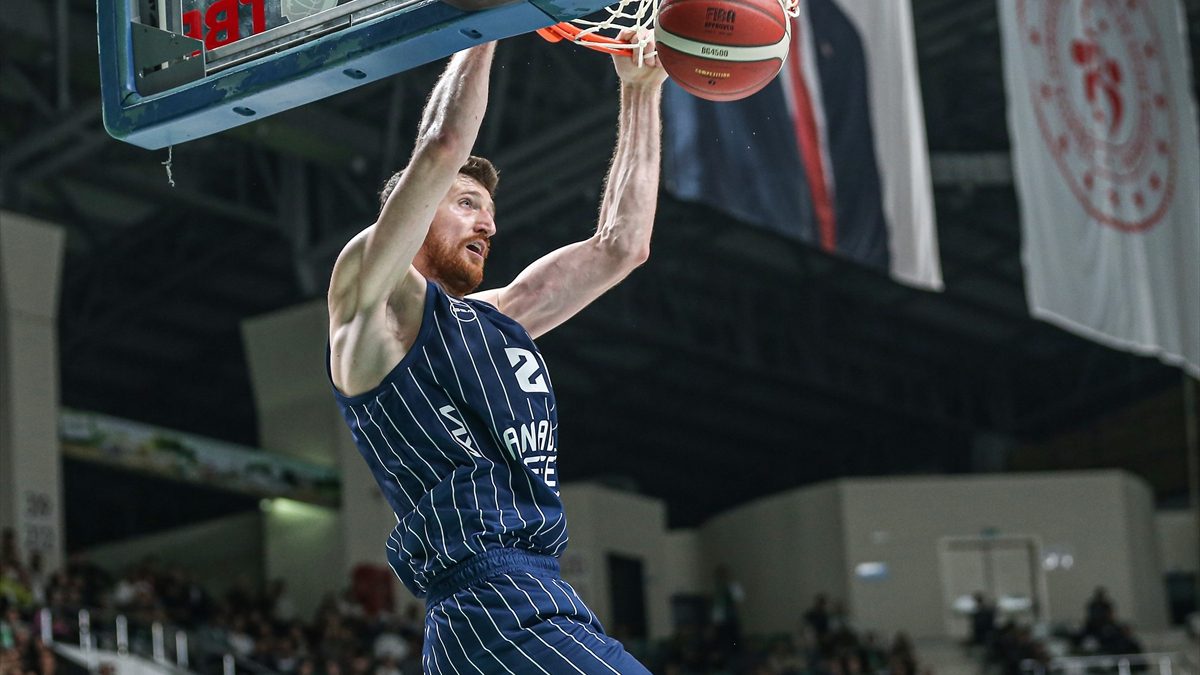 EuroLeague'in 3. haftasında Anadolu Efes, deplasmanda Sırbistan takımı Partizan ile