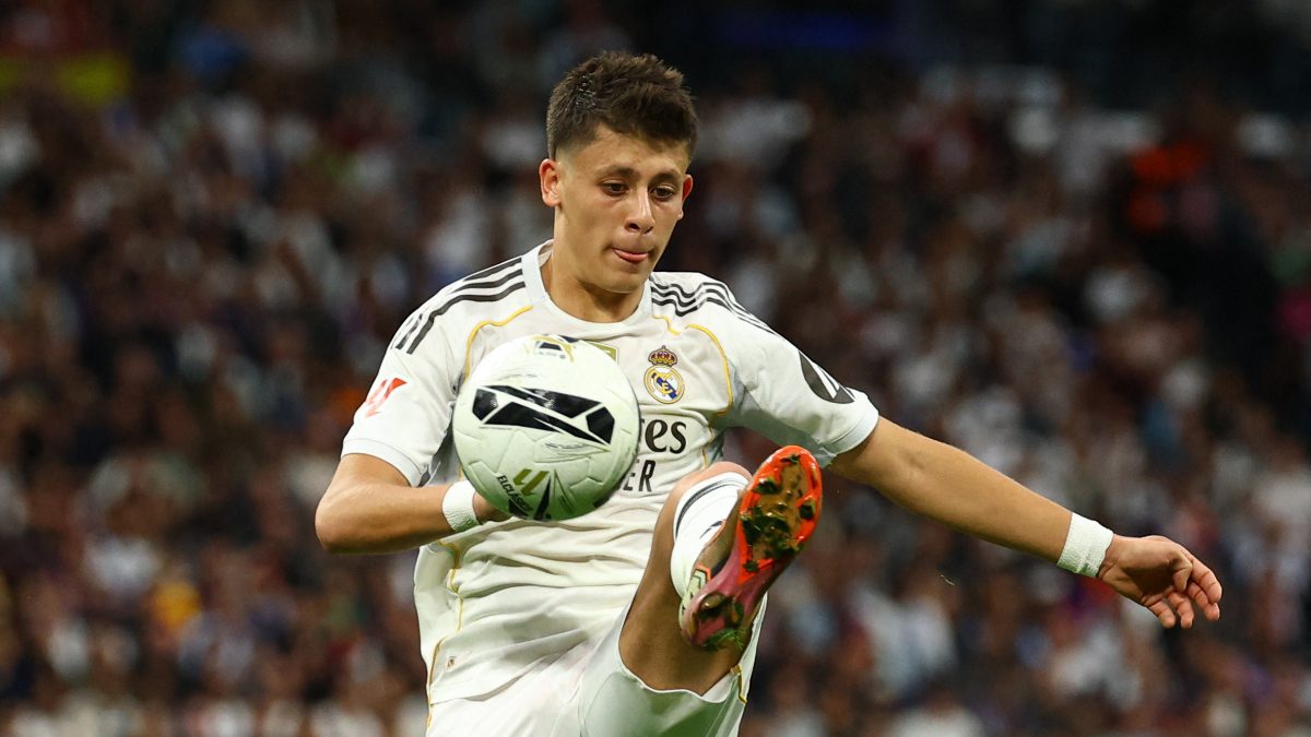 Real Madrid forması giyen milli futbolcu Arda Güler, IFFHS'nin verdiği
