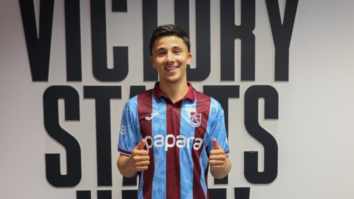Trabzonspor’un 23 yaşındaki futbolcusu Benjamin Bouchouari, maç öncesi Kur’an dinlediğini