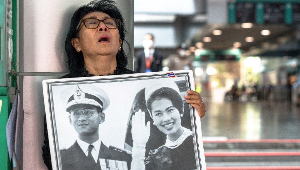 Tayland Kralı Vajiralongkorn’un annesi ve ülkenin en uzun süre tahtta