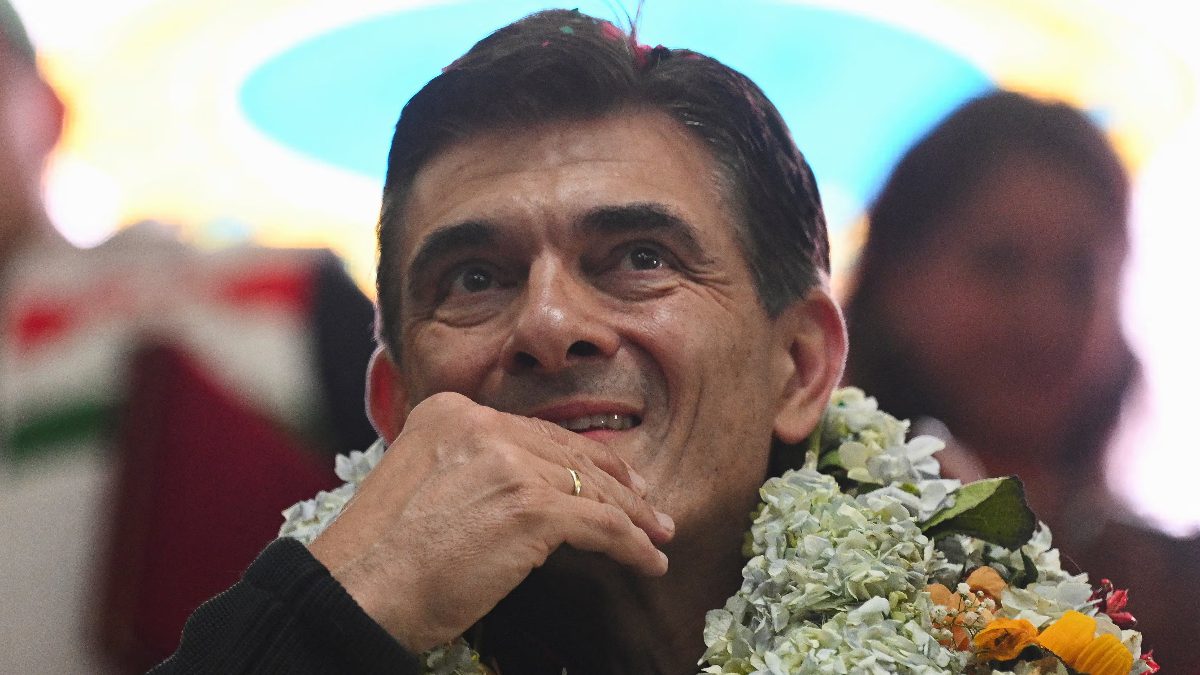 Bolivya’da düzenlenen 2. tur devlet başkanı seçimini merkez sağın adayı