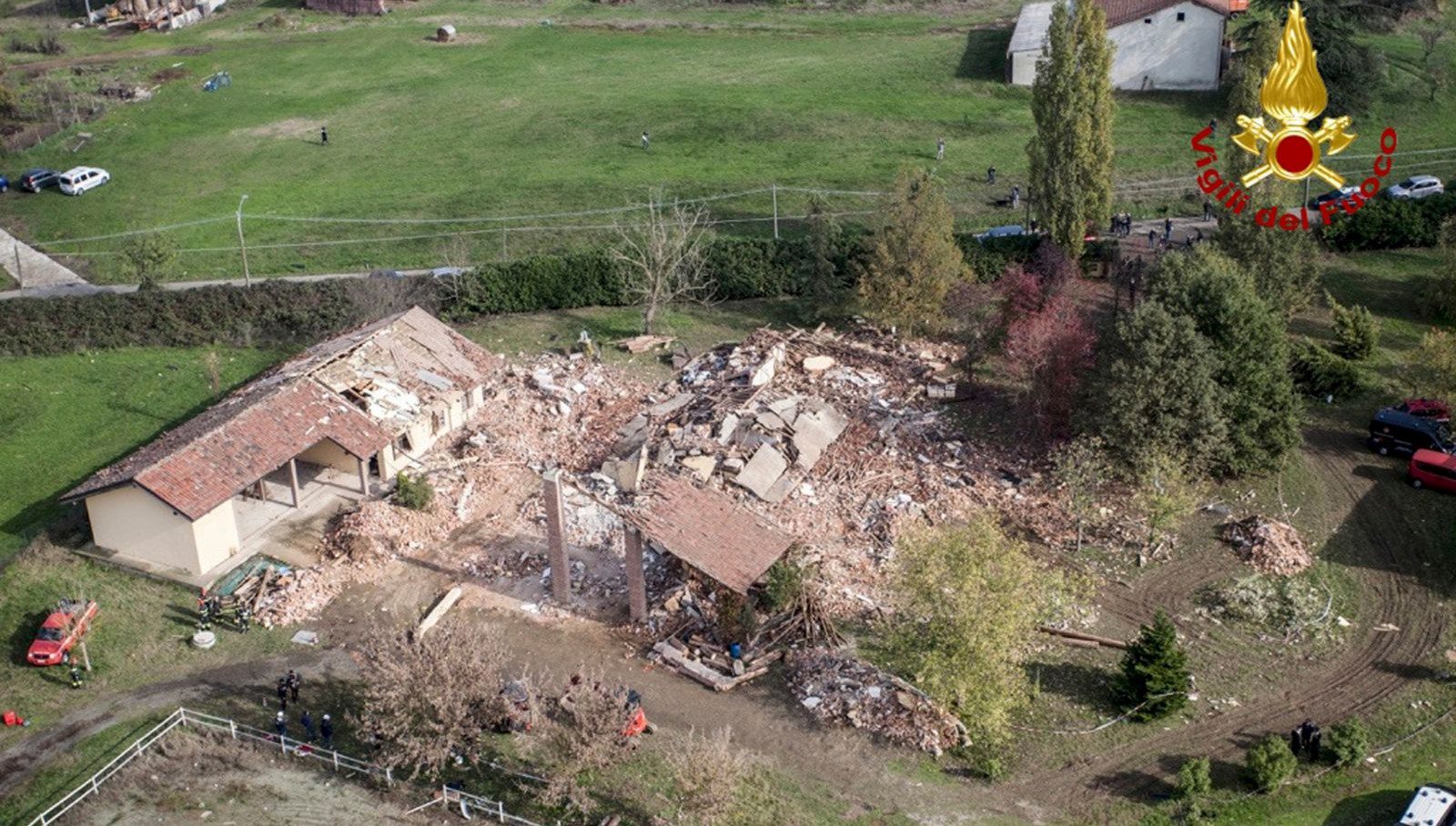 İtalya'da borçları nedeniyle evlerinden tahliye edilmek istenen üç kardeş, çocukluklarını