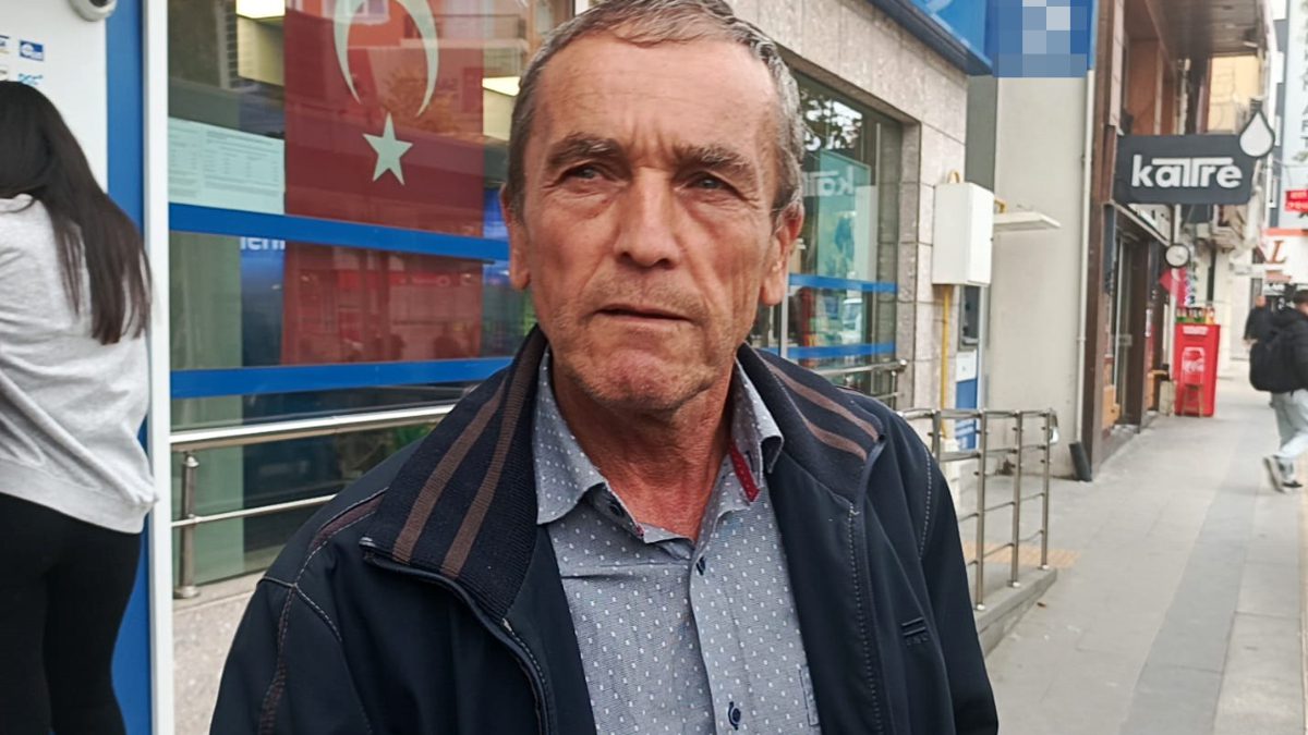 Kentte yaşayan İbrahim Aslan'ı telefonda kendilerini polis olarak tanıtan dolandırıcılar,