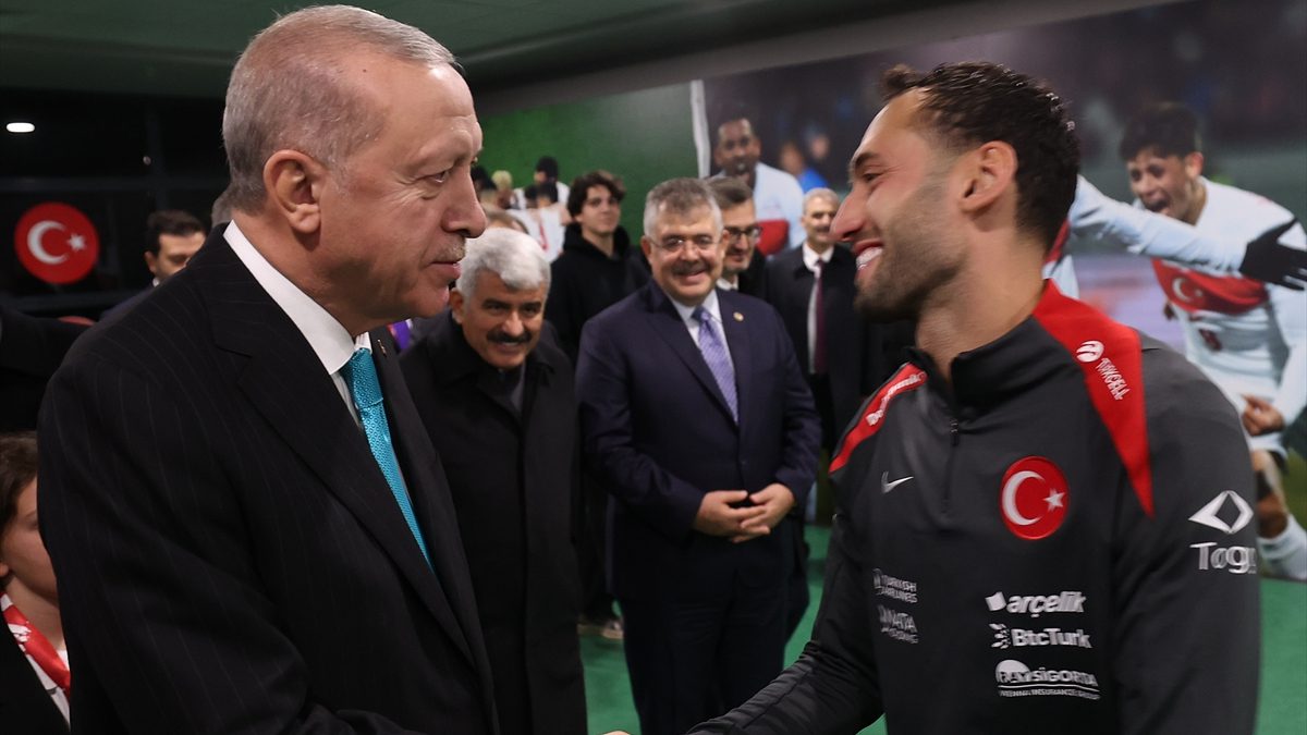 Cumhurbaşkanı Recep Tayyip Erdoğan, Gürcistan'ı 4-1 mağlup eden A Milli