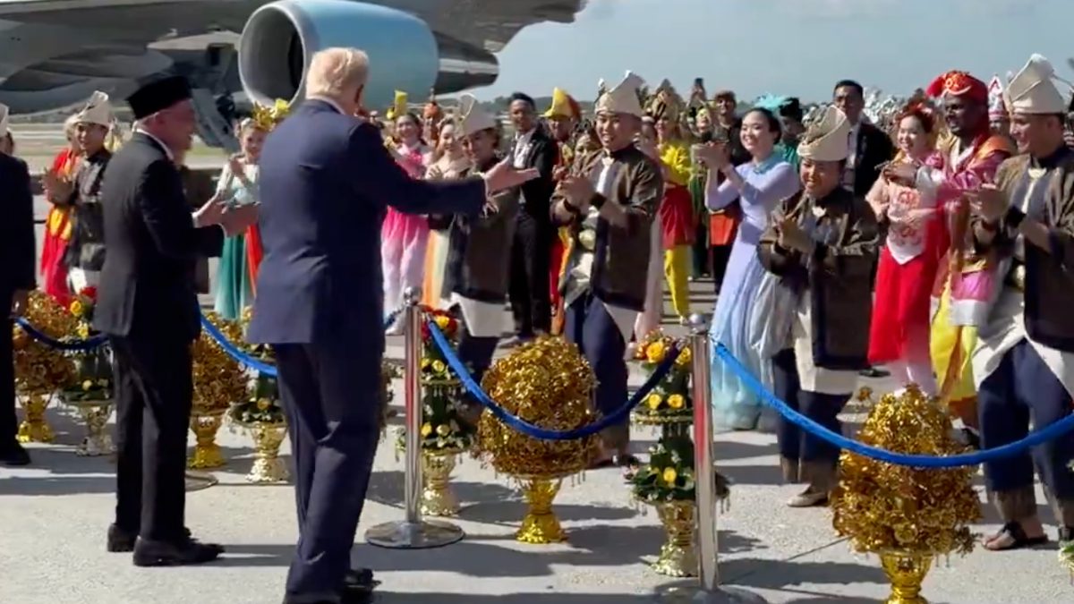 ABD Başkanı Donald Trump, yatırımlar ve barış anlaşmalarının masaya yatırılacağı