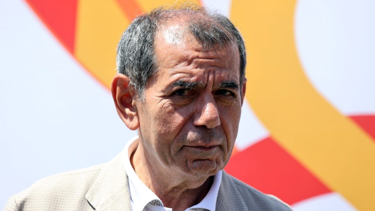 Galatasaray Başkanı Dursun Özbek, sarı kırmızılı takımın Nijeryalı yıldızı Victor