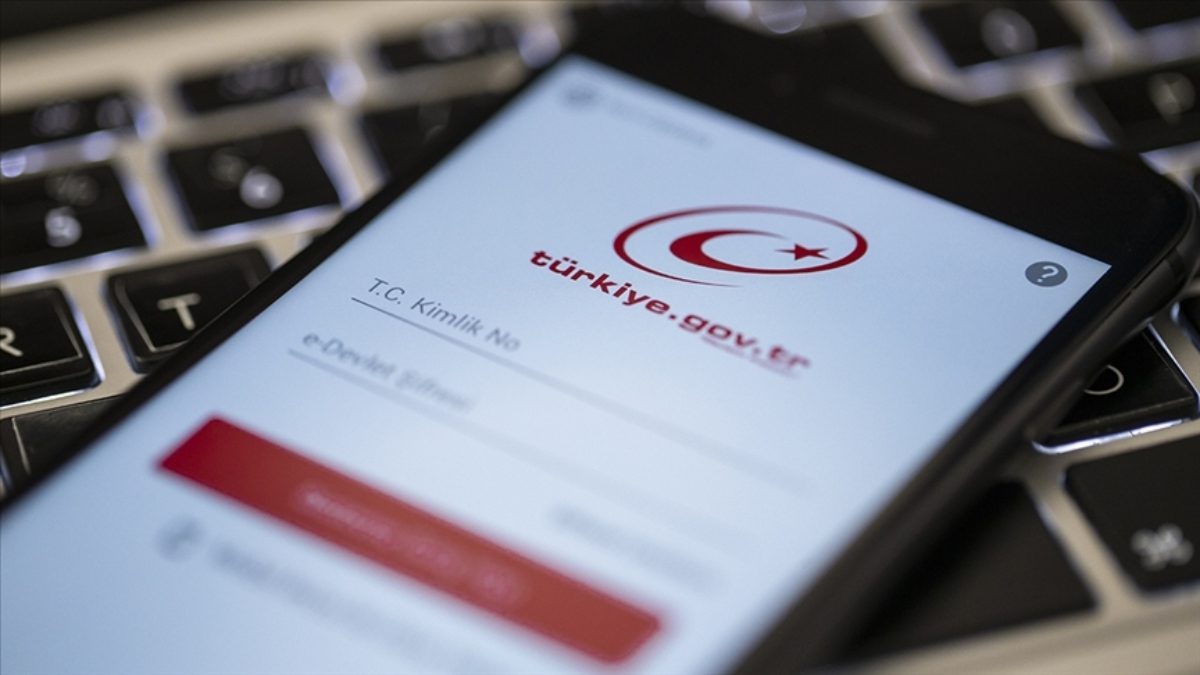 E-Devlet Kapısı ile vatandaşların kamu hizmetlerine erişimini kolaylaştıracak yeni bir