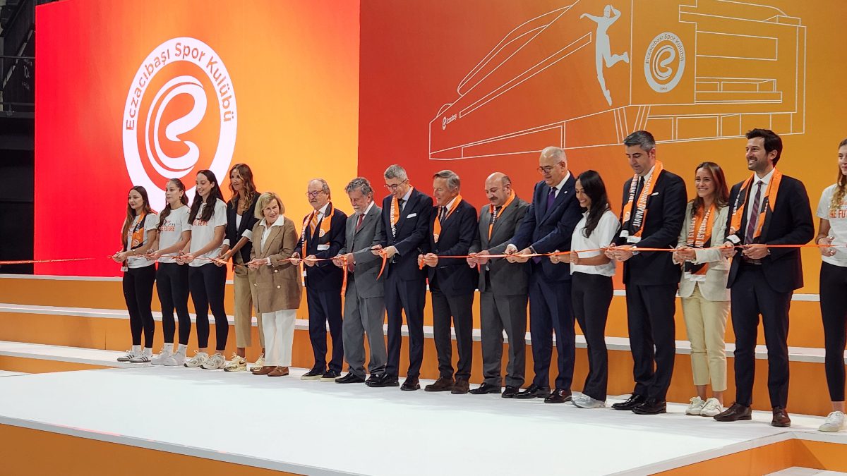 Eczacıbaşı Spor Kulübü’nün Kartal’daki yeni salonu hizmete açıldı. Eczacıbaşı Kulübü