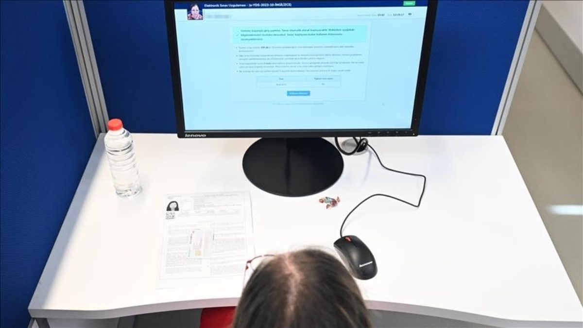 E-YDS Farsça/İngilizce sınavı için bugün 5 bin 150 aday ter