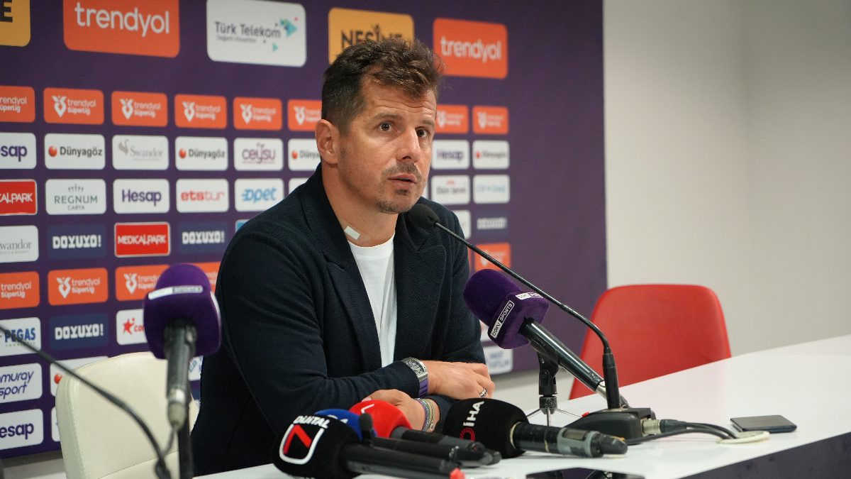 Antalyaspor ile karşılıklı anlaşarak yollarını ayıran Teknik Direktör Emre Belözoğlu,