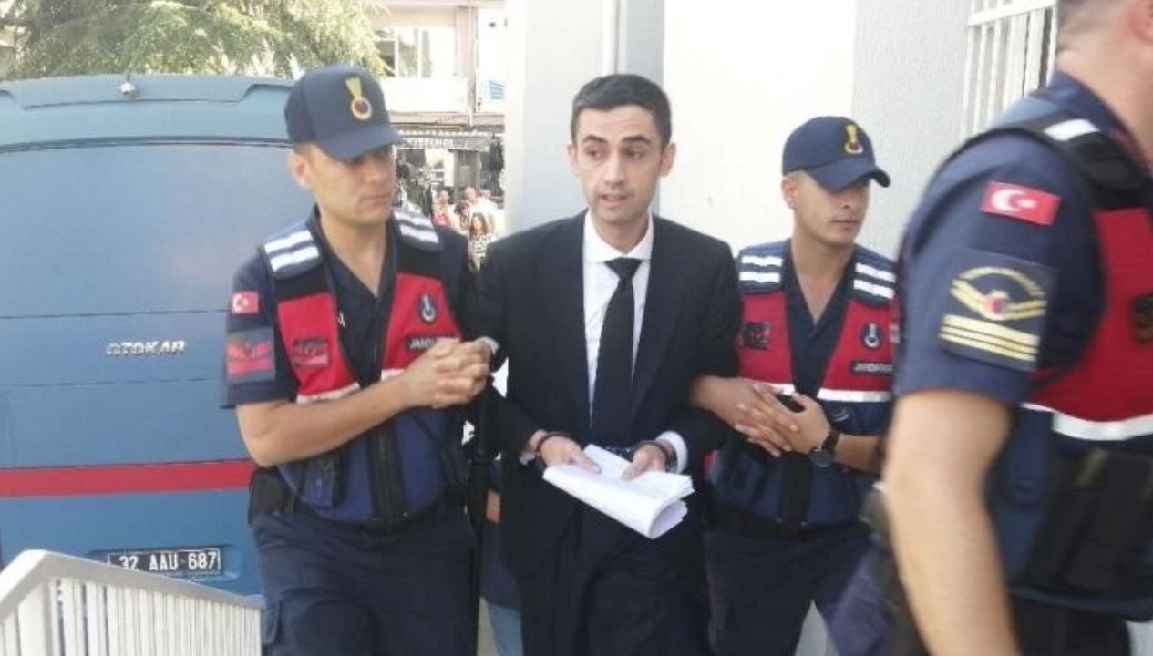 Isparta'da Gelendost Belediyesi'ne yönelik başlatılan soruşturma kapsamında tutuklu yargılanan eski