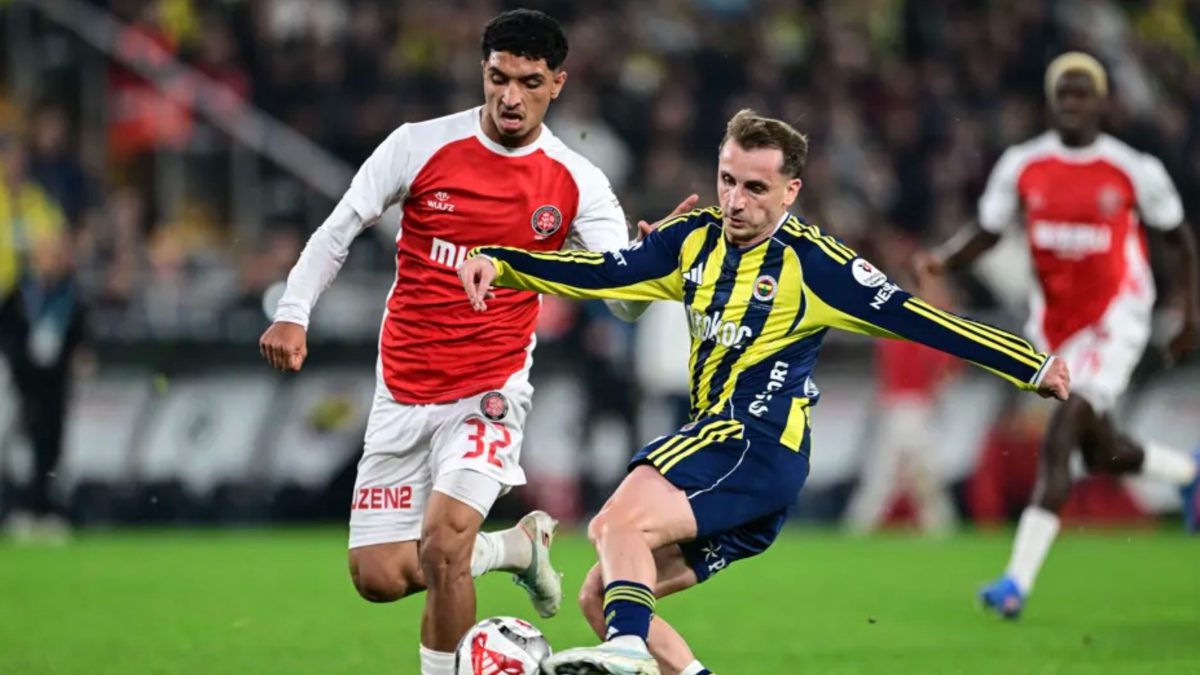 Süper Lig'in 9. haftasında Fenerbahçe, Fatih Karagümrük'ü 2-1 mağlup etti.