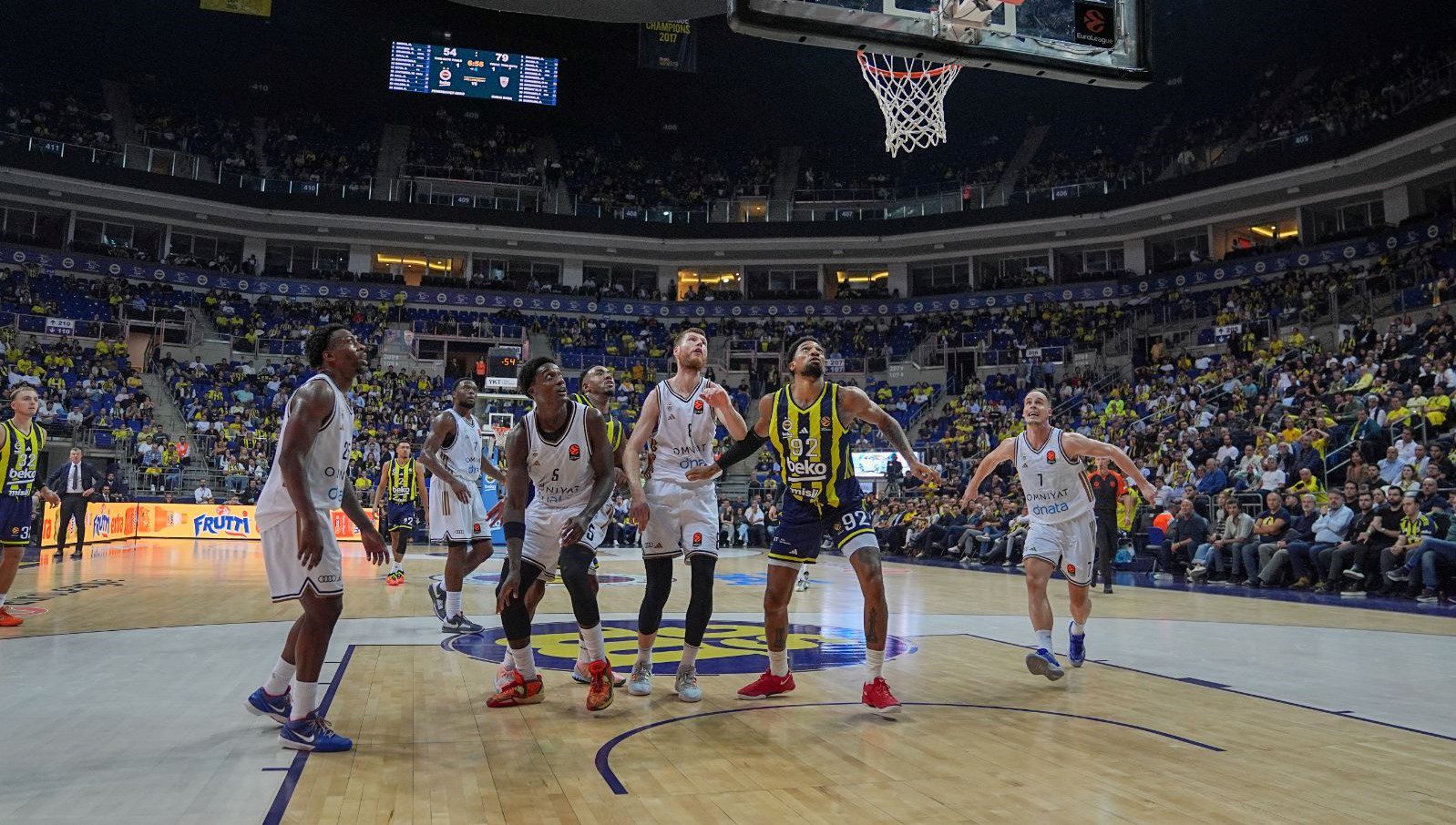Fenerbahçe Beko, EuroLeague'in 4. haftasında konuk ettiği Dubai Basketbol'a farklı