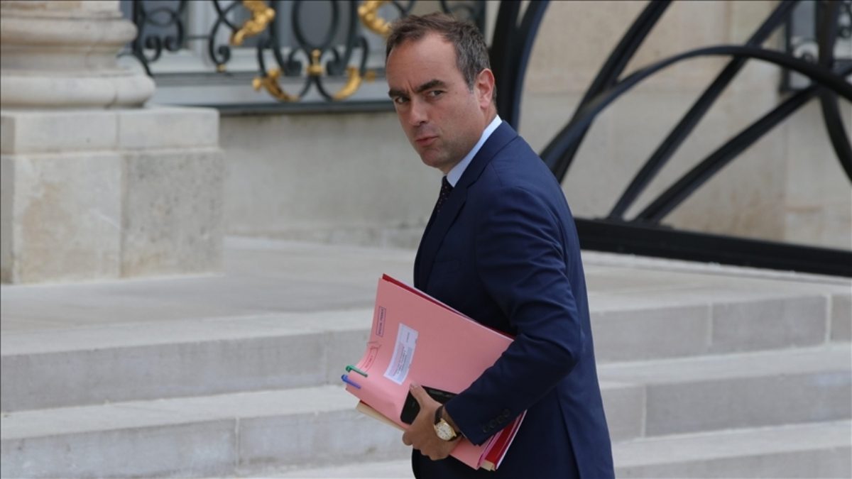 Fransa'da hafta başında istifa eden ve daha sonra Cumhurbaşkanı Emmanuel