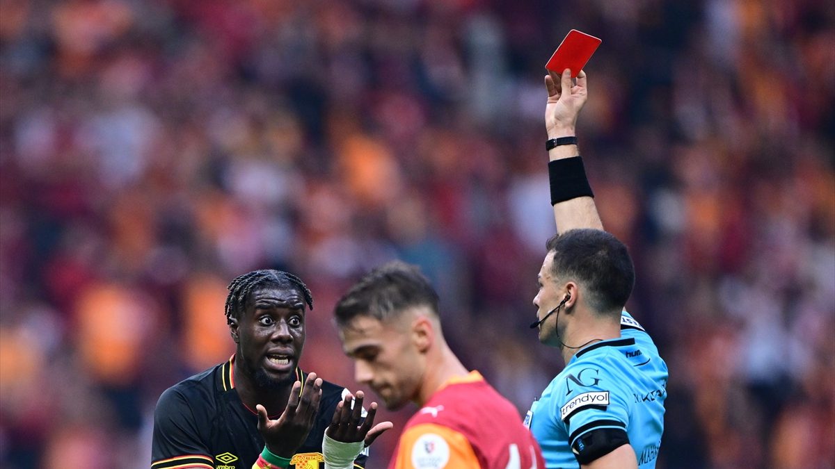 Galatasaray, Süper Lig'in 10. haftasında Göztepe'yi konuk etti. Mücadelede 1-0