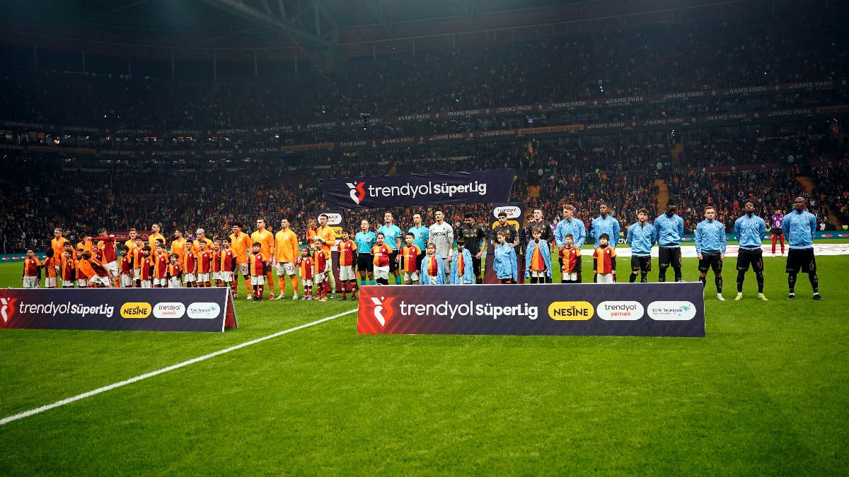 Galatasaray ile Trabzonspor, Süper Lig'in 11. haftasında yarın oynayacakları maçla